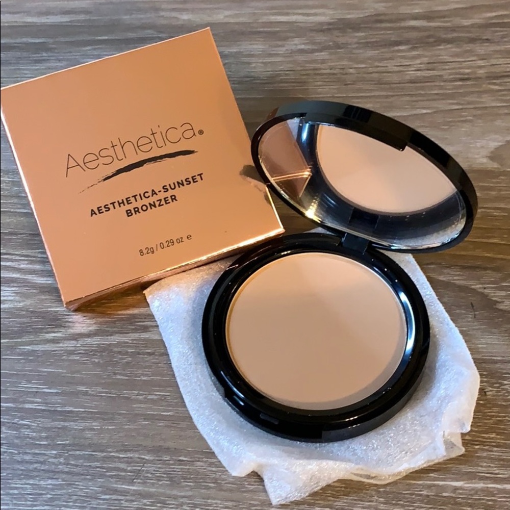 SOLD!!!   Aesthetica Sunset Bronzer, NEW!